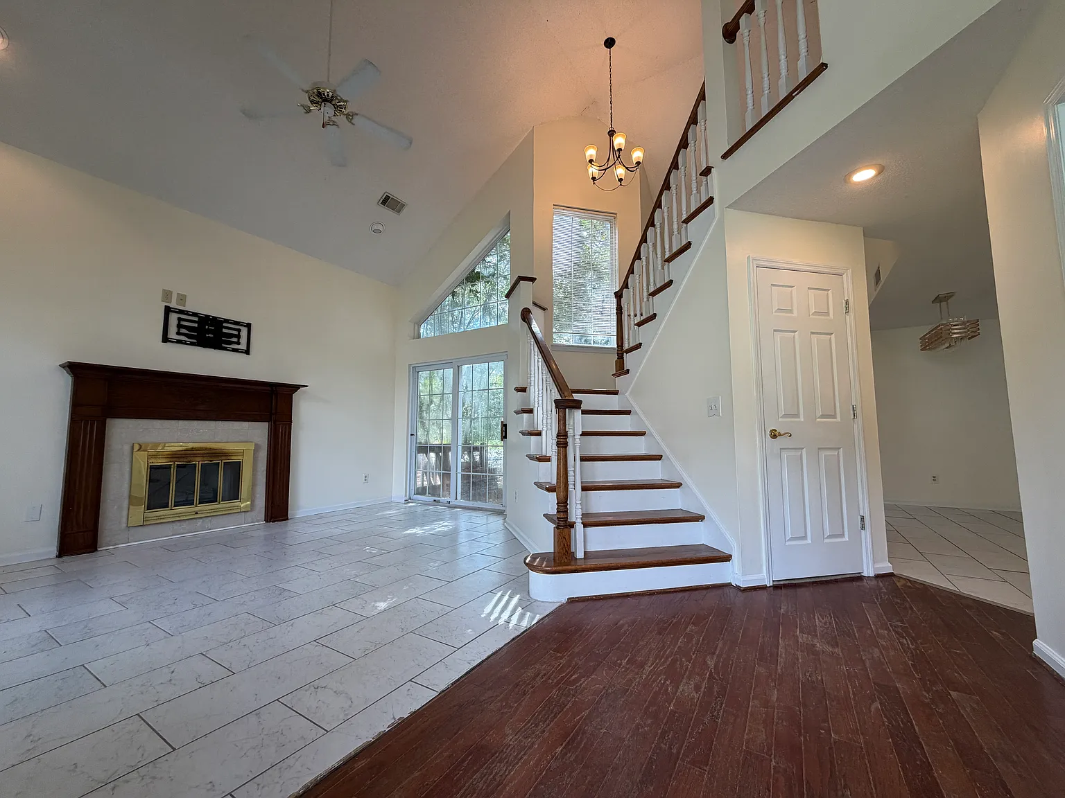 3 bed, 2.5 bath, 2186 sqft, $1,800 — Photo 3