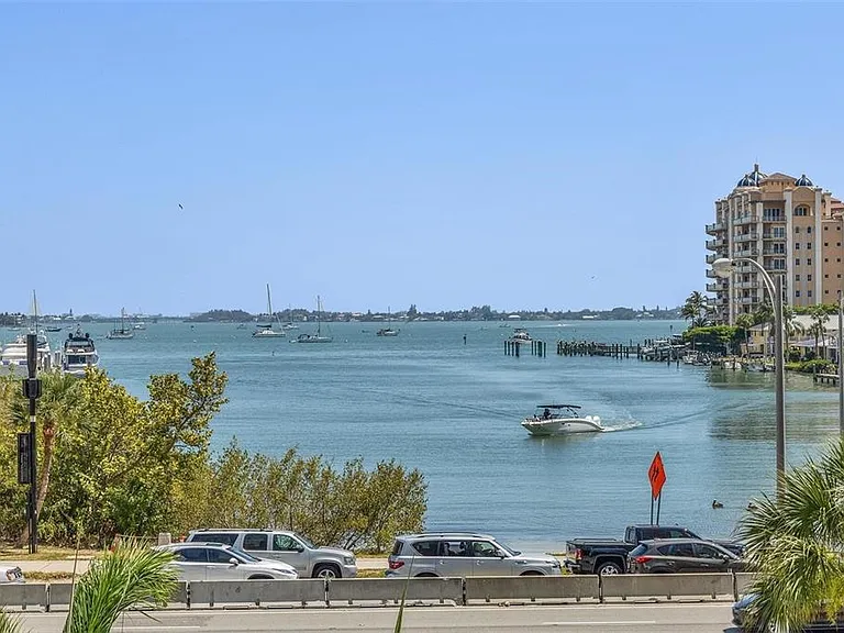 1111 N Gulfstream Ave #16C — Photo 29