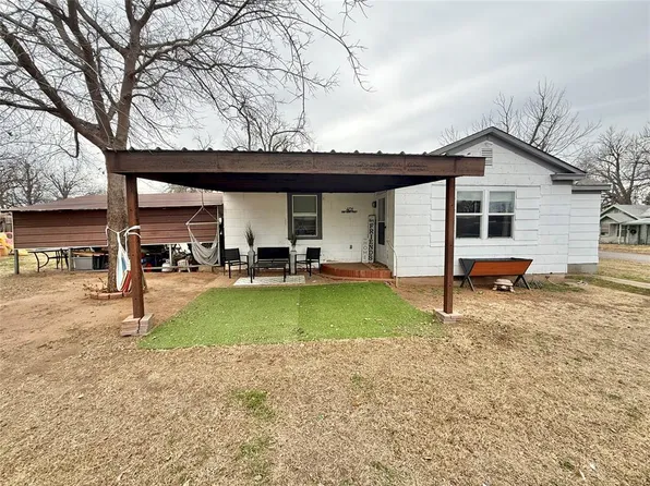 401 E Davis St, Tipton, OK 73570