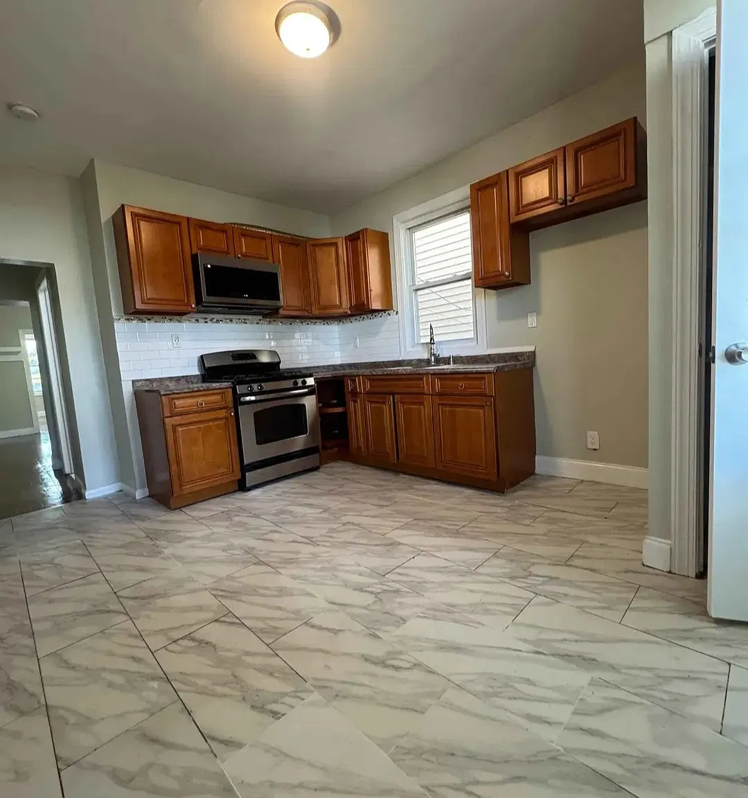 3 bed, $2,095 — Photo 1