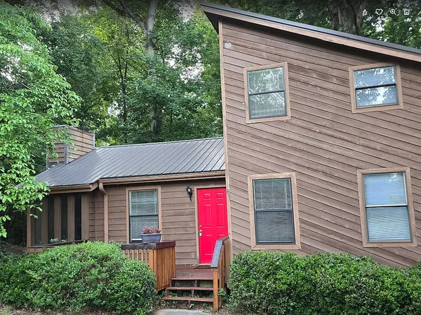 5882 Sumter Dr, Douglasville, GA 30135