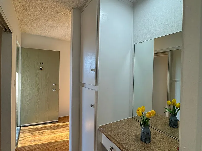 6736 Cleon Ave — Photo 33