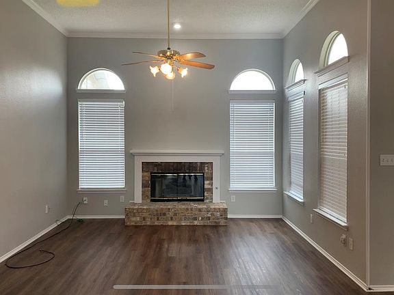 3rd image of 863 Windy Meadow Dr