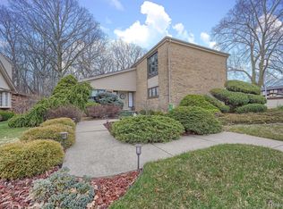 20275 Wellesley St, Riverview, MI 48193
