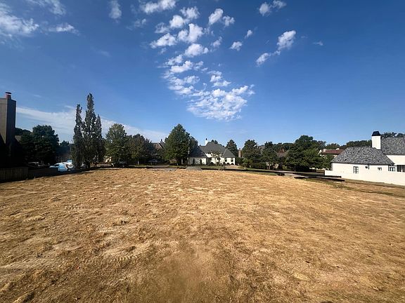 2nd image of 6189 Chapelle Cir E #35C