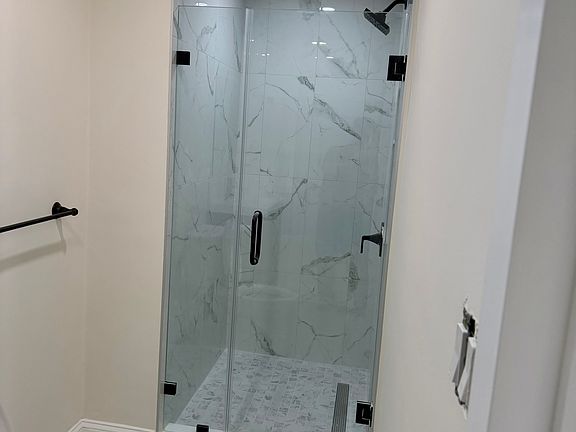 3rd image of 100 Fellsway St E #5