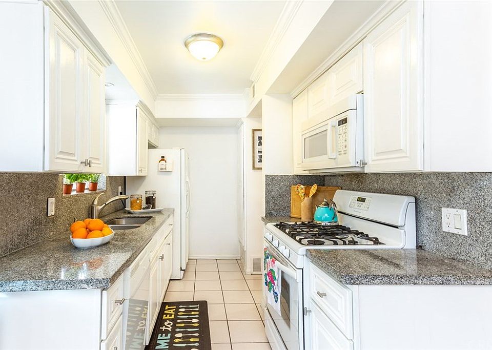 1st image of 1800 W Gramercy Ave APT 18