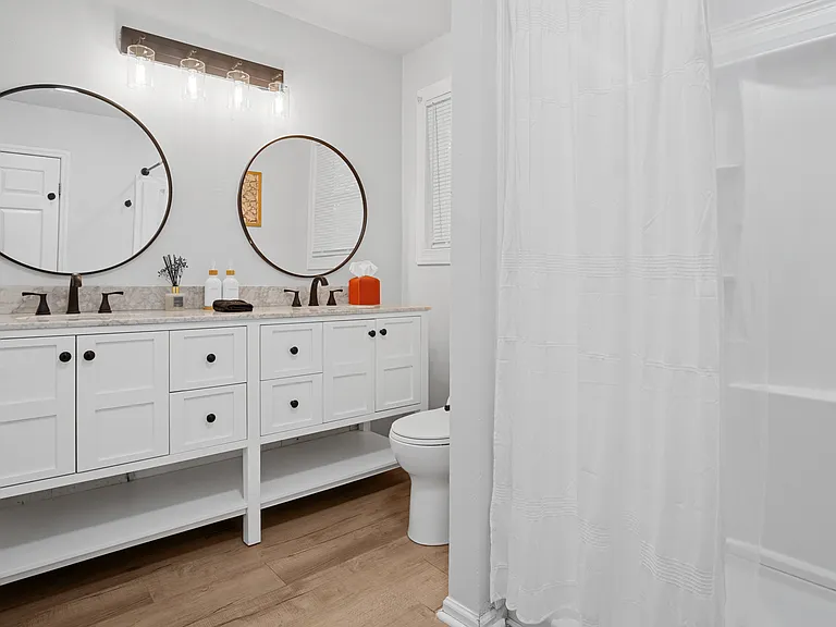 2020 Eastway Dr — Photo 8