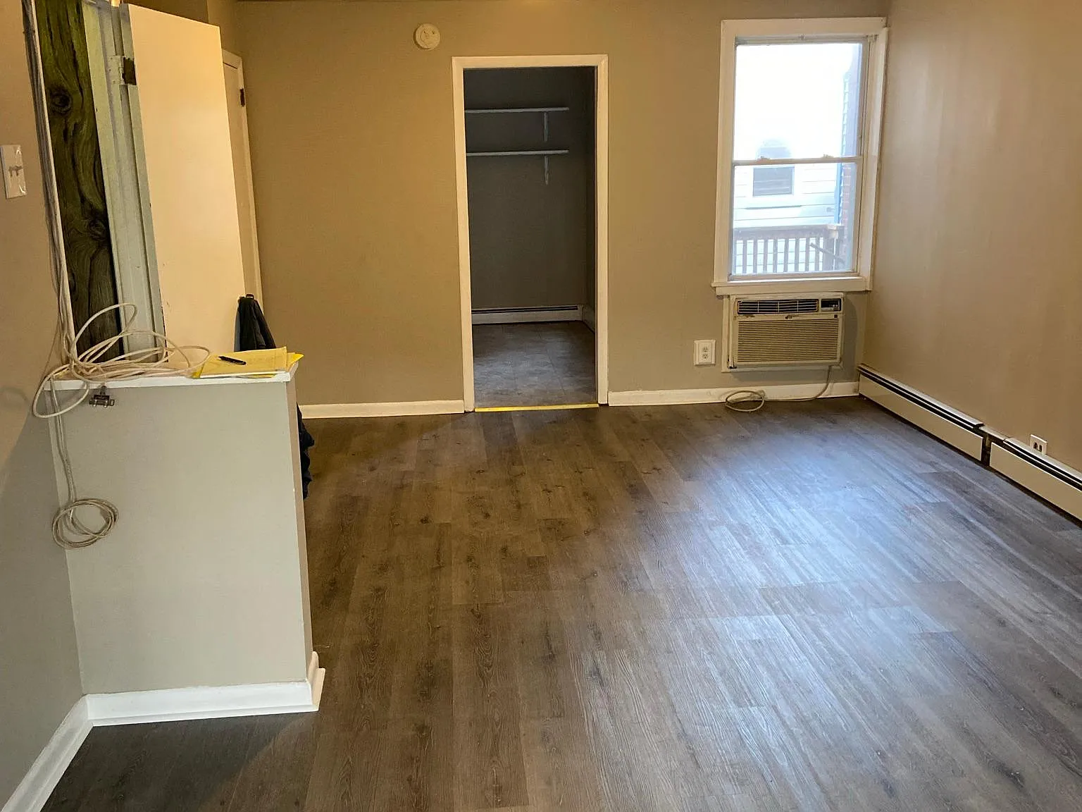 3 bed, 960 sqft, $1,600 — Photo 2