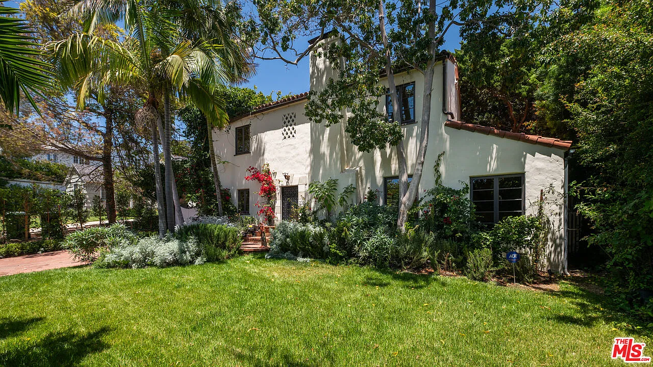 4 bed, 3.5 bath, 2300 sqft, $25,000 — Photo 2