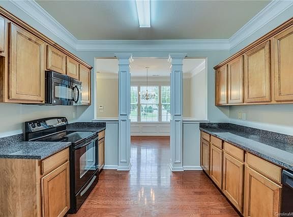 3rd image of 9362 Greenheather Dr