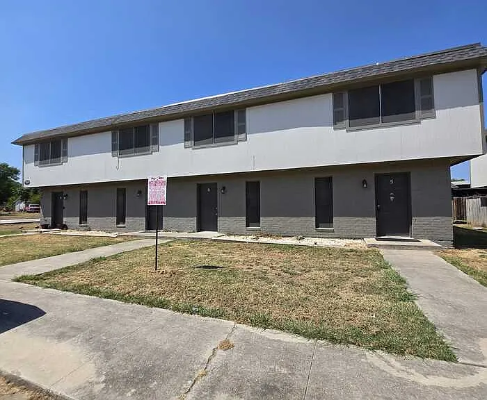 120 Barrett Dr #3 — Photo 1