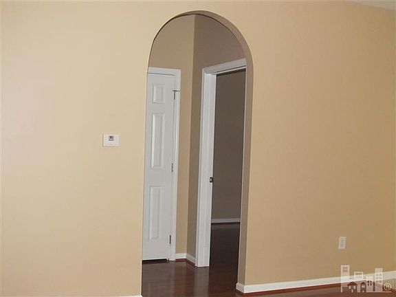 4th image of 3907 Botsford Ct Unit 202
