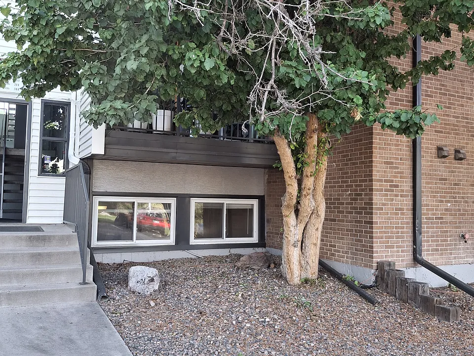 451 Golden Cir