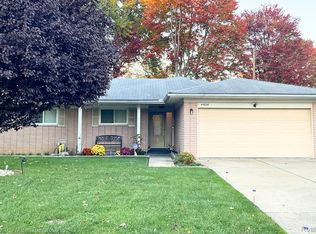 44626 Lake Crest Dr, Van Buren Township, MI 48111