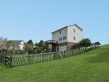 2nd image of 1408 Karr Ln