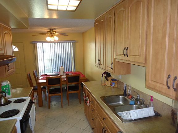 3rd image of 2861 E Jackson Ave Unit B