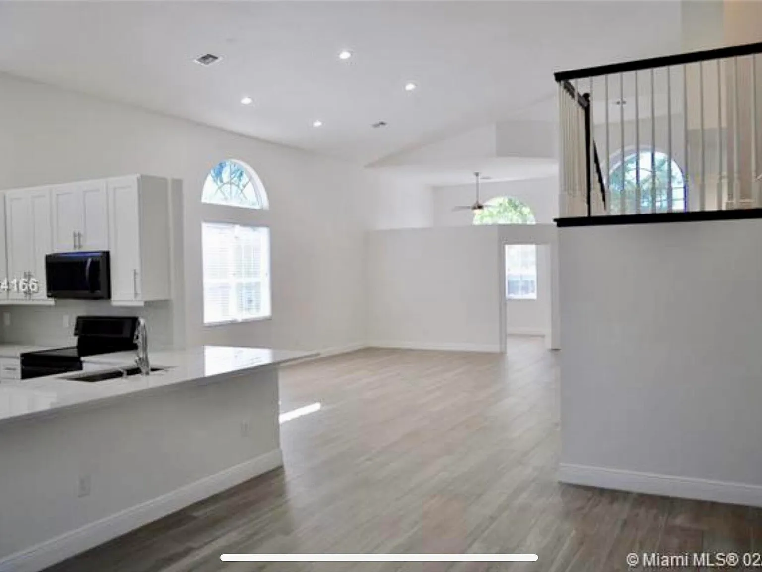 3 bed, 2.5 bath, 2841 sqft, $5,500 — Photo 4