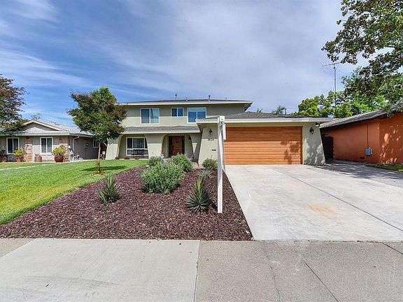 3rd image of 3636 Mulholland Way