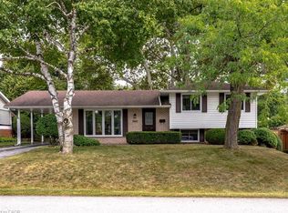 1083 Manorwood Dr, Burlington, ON L7T 2L9