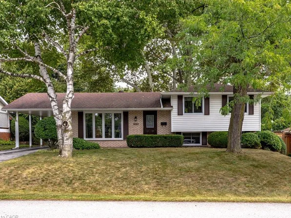 1083 Manorwood Dr, Burlington, ON L7T 2L9