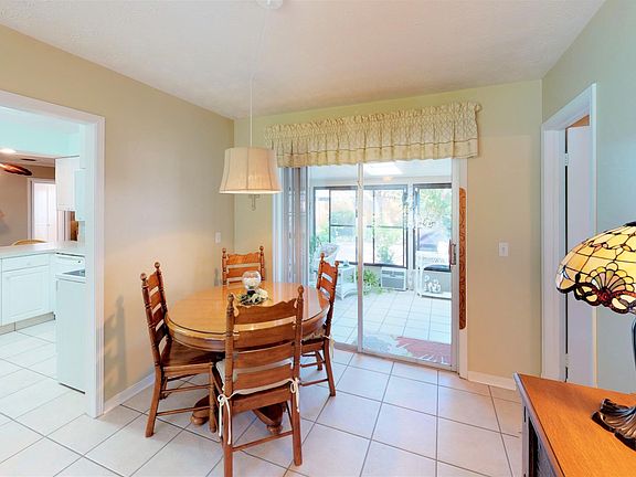 Dining Room to Florida Room