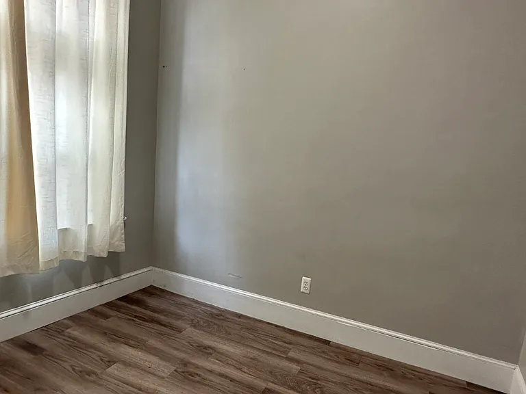 369 Hanover St #3F — Photo 7