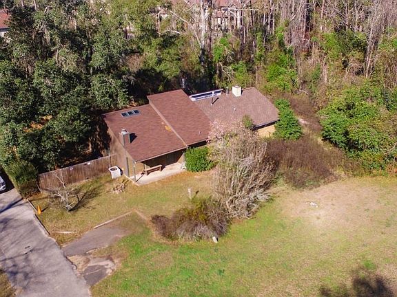 2nd image of 1560 Twin Lakes Cir