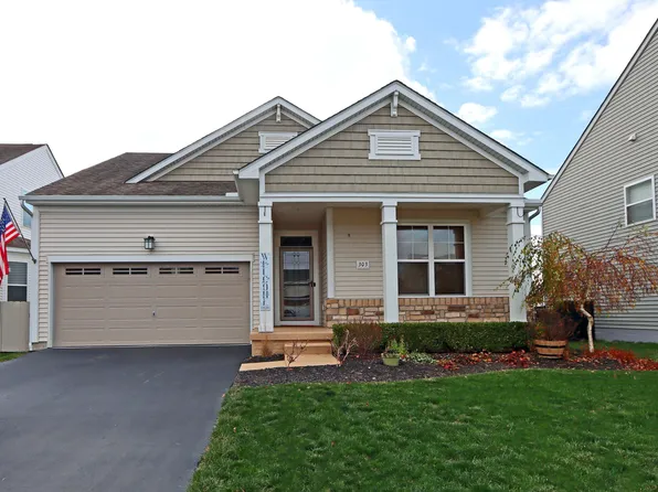 303 Rockbrook Crossing Ct, Galloway, OH 43119