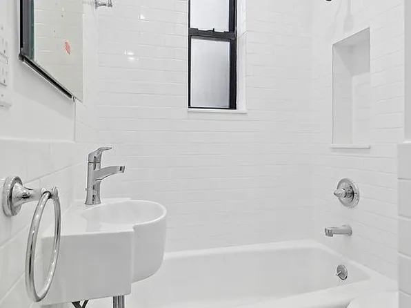 199 Prince St APT 18, New York, NY 10012