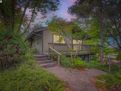 7514 SW Barnes Rd APT A, Portland, OR, 97225