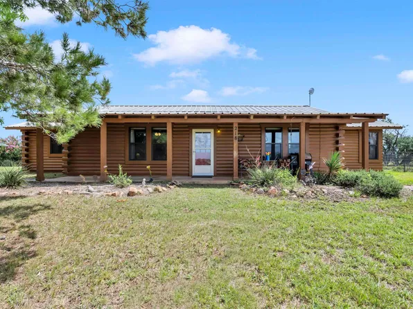 218 W Riverside Drive, Llano, TX 78643