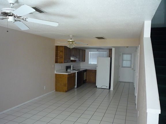 3rd image of 2901 S Palo Verde Ln Unit 33