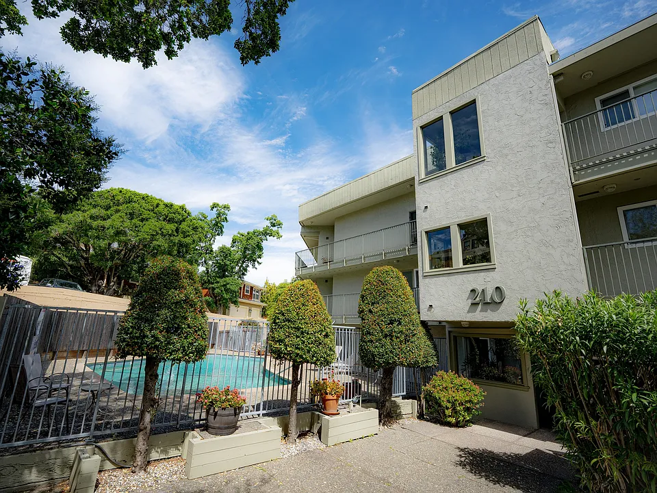 210 LVC EXT5 (1)