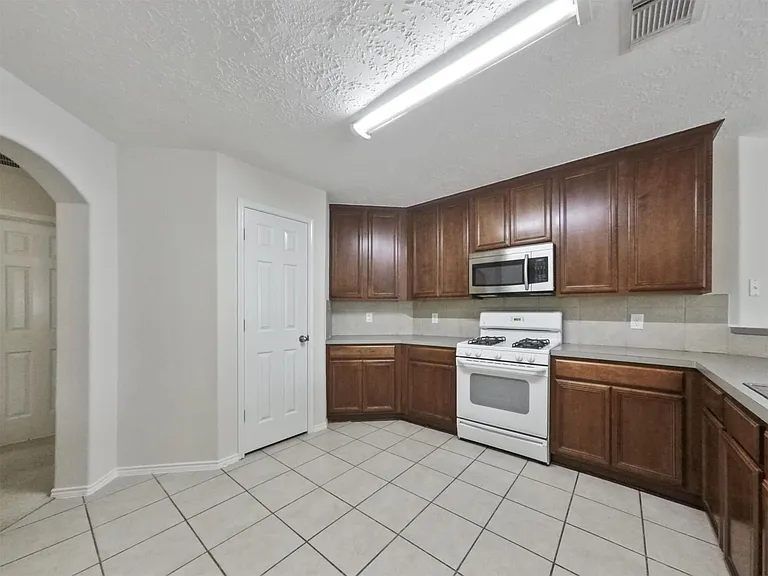 427 Northvalley Dr — Photo 11