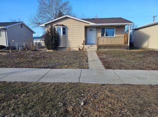 909 S Cale Ave, Miles City, MT 59301