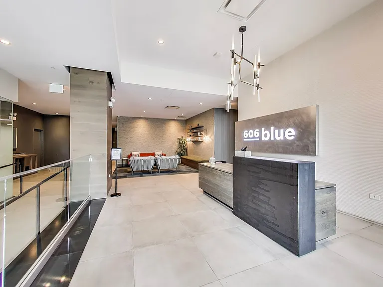 606 Blue — Photo 49