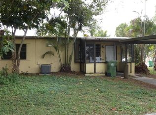 82 Tortuga Rd, Palm Springs, FL 33461