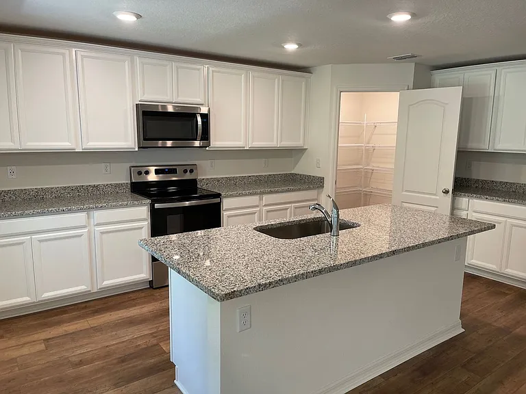 75 Raleigh Dr — Photo 8