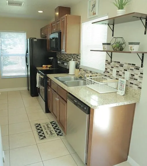807 Adams St — Photo 10