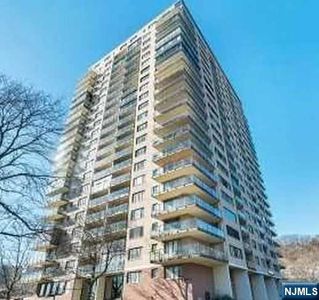 1203 River Rd APT 18M, Edgewater, NJ, 07020