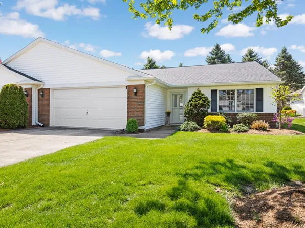 302 Lisa Ann Dr, Huron, OH 44839