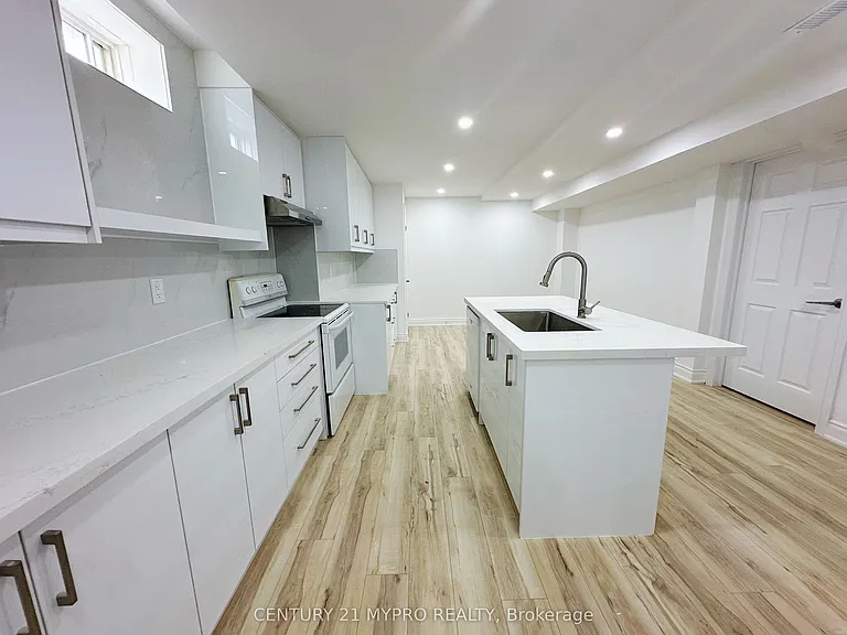 938 Red Deer Ave #BASEMENT — Photo 7