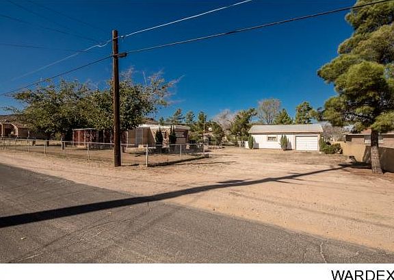 2nd image of 565 E Berk Ave