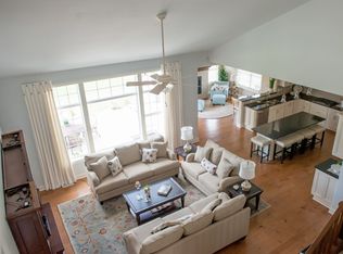 N47W22152 Woodleaf Way, Pewaukee, WI 53072