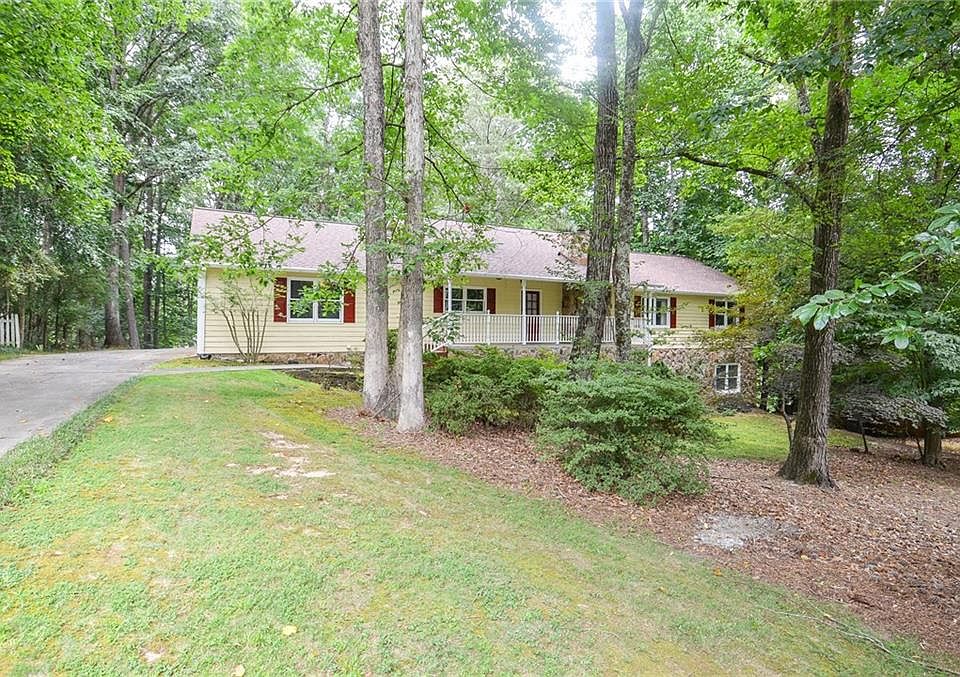 1st image of 3921 Centre Ct
