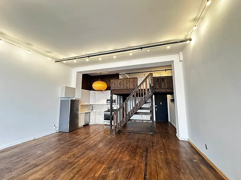 260 Moore St #110 — Photo 11