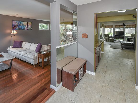 3rd image of 24080 Fairmount Blvd