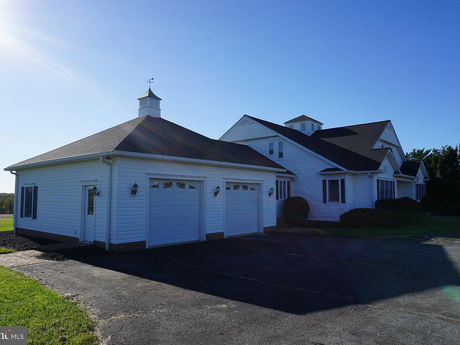 4 bed, 4.0 bath, 4997 sqft, $7,000 — Photo 4