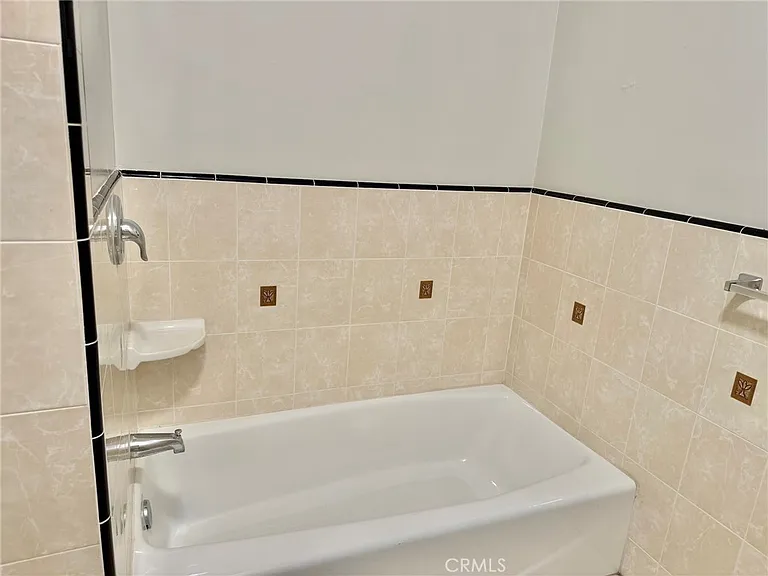 1744 Huntington Dr — Photo 44